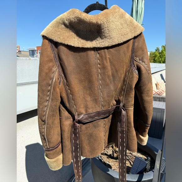 Elegant Brown Shearling Leather Jacket - Picture 7 of 7